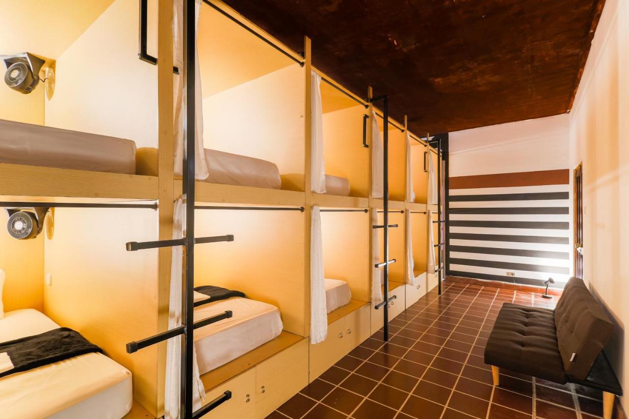 Capsule Hostel Гватемала Экстерьер фото