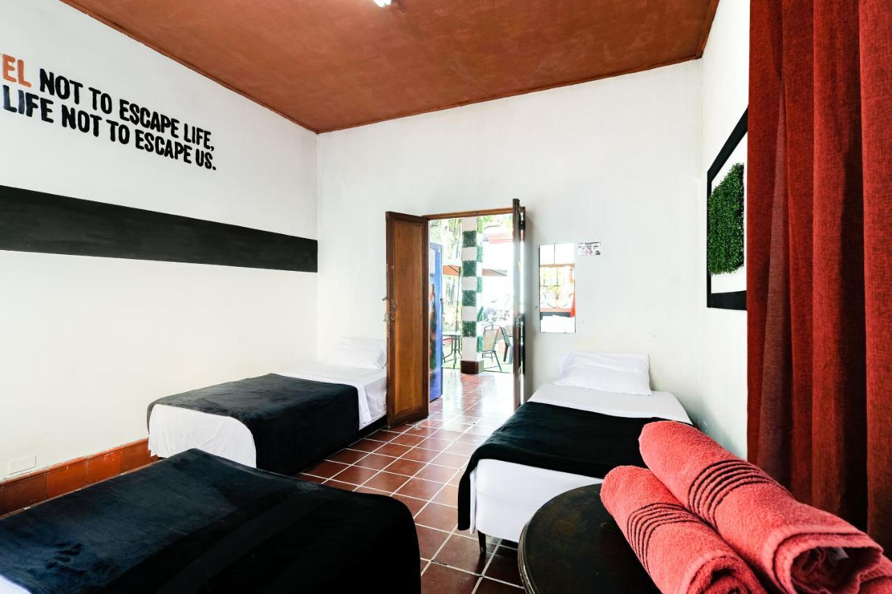Capsule Hostel Гватемала Экстерьер фото