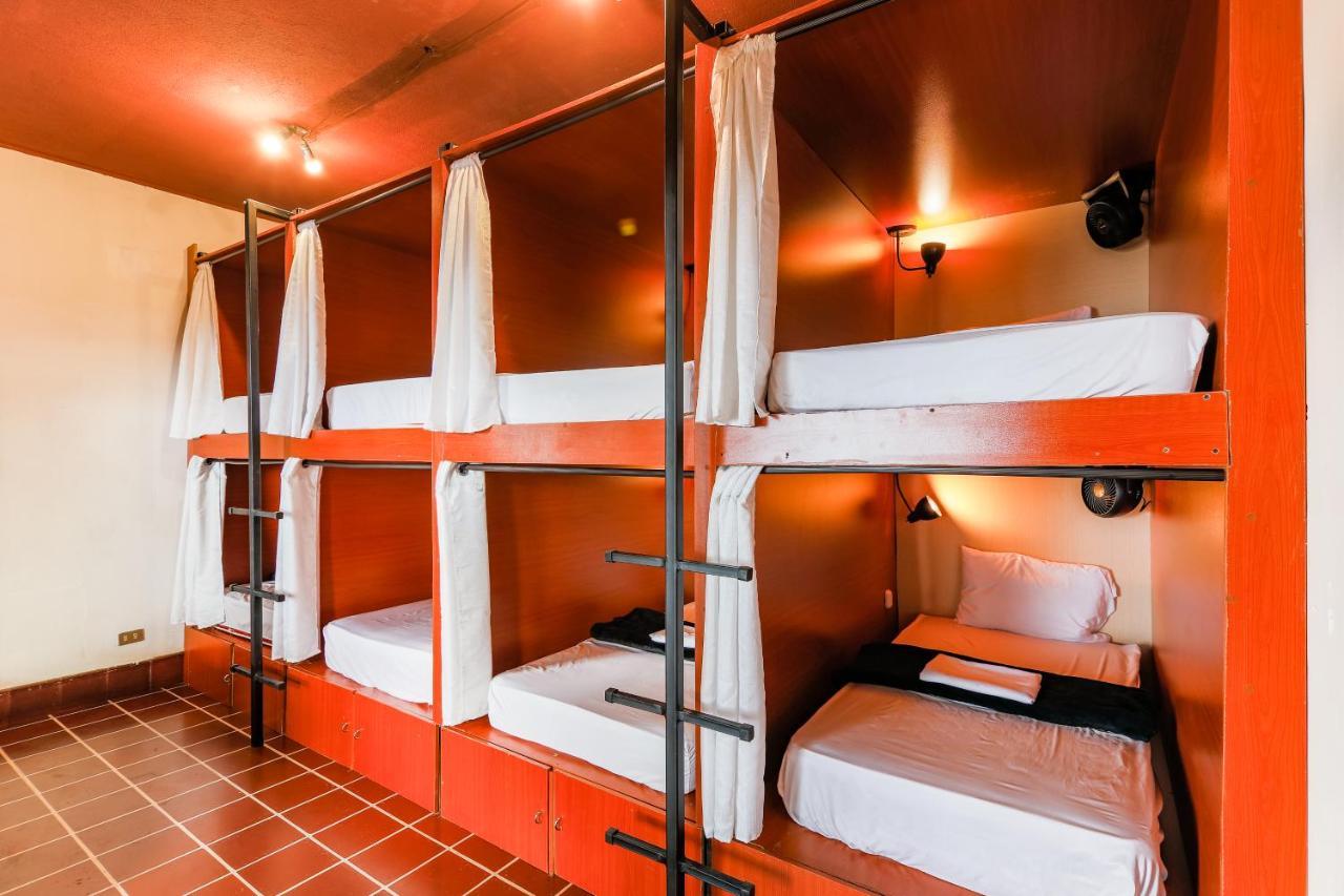 Capsule Hostel Гватемала Экстерьер фото